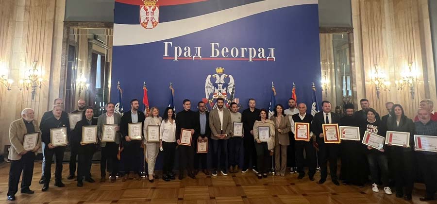 Plaketa Za Grad Abac Od Instituta Za Transfuziju Krvi Srbije Sabacki